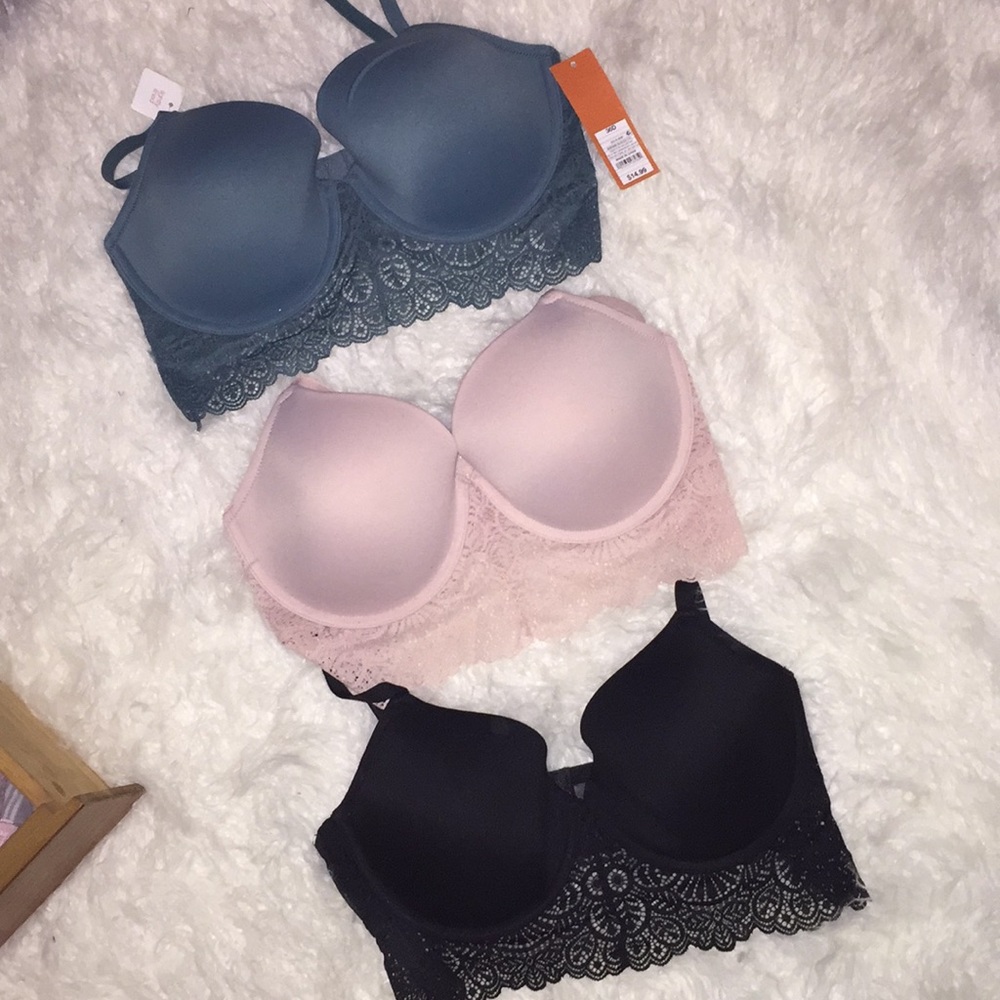 Three Gillian O’Malley Bras 36D